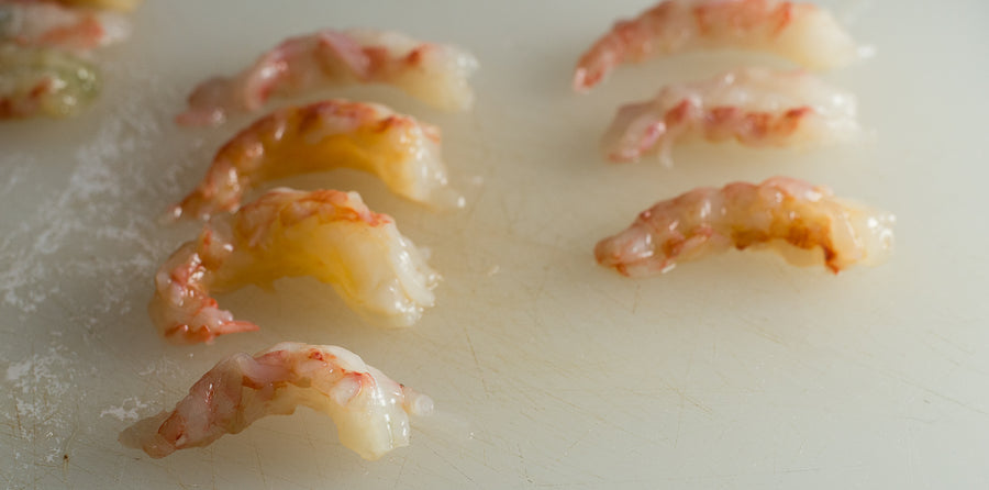 How to de-shell Spot Prawns